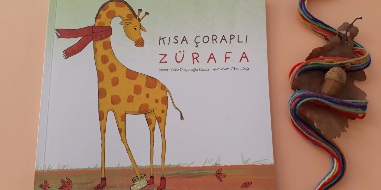 Kısa çoraplı zürafa