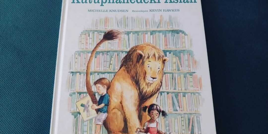 Kütüphanedeki Aslan